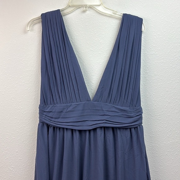 NEW, LULU’s formal maxi gown, leg slit, deep V neck, flowing chiffon dress - Picture 3 of 15